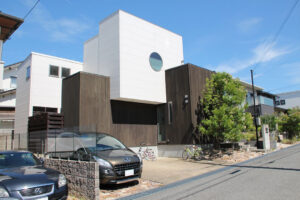 お金のかからない外構工事のコツとは?予算を抑えて理想の庭づくりを実現!