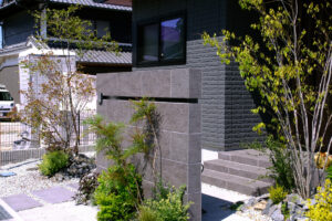 費用を抑えながらプライバシーも守る、理想のセミクローズ外構デザイン