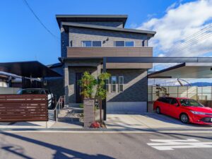 駐車場の拡張工事で暮らしが変わる!施工例から学ぶ外構リフォーム